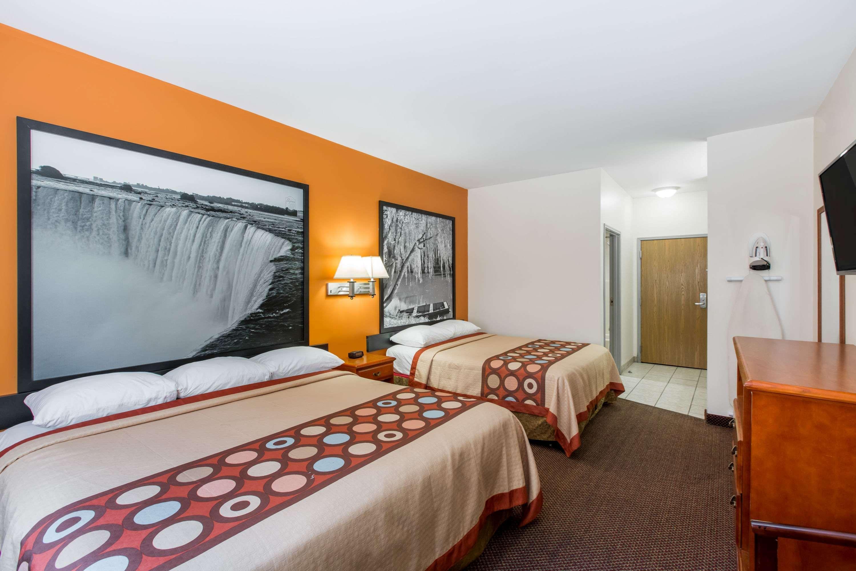 Super 8 By Wyndham Salina Hotell Eksteriør bilde