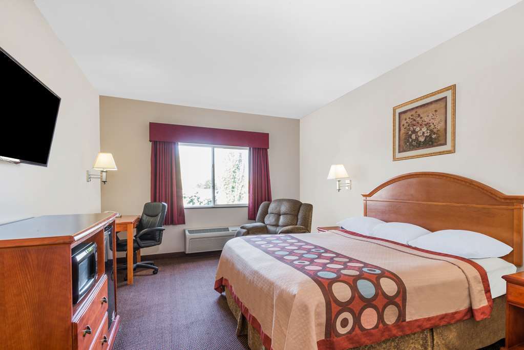 Super 8 By Wyndham Salina Hotell Rom bilde